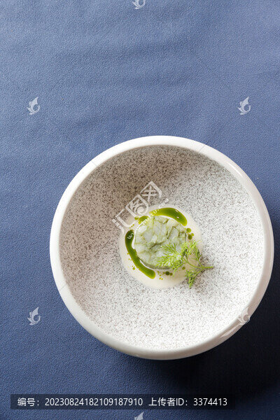 大理石紋鱈魚佐白蘆筍汁