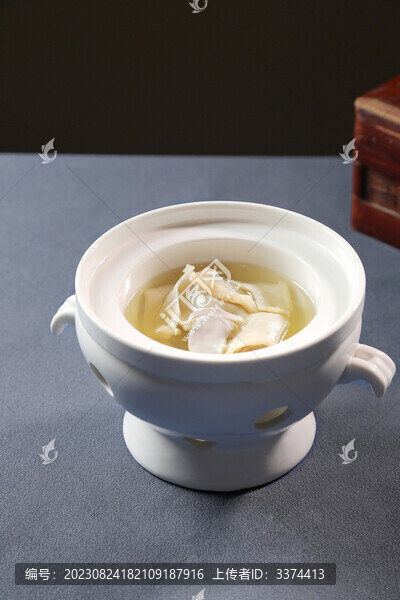 干貝松茸響螺湯