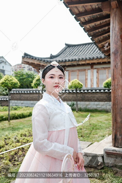 朝鮮族服飾女子