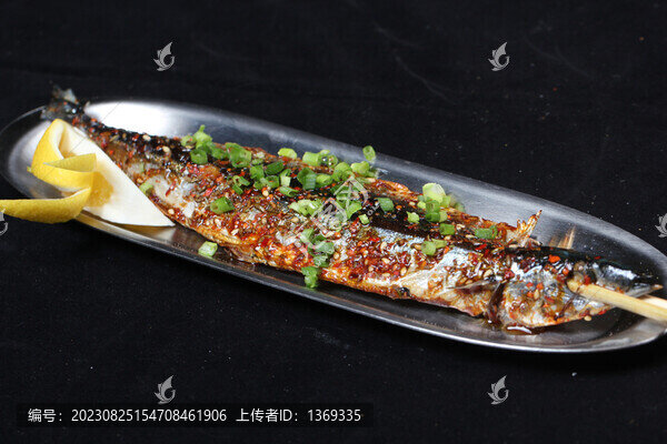 碳烤秋刀魚