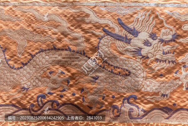 明代云錦三色金龍袍料