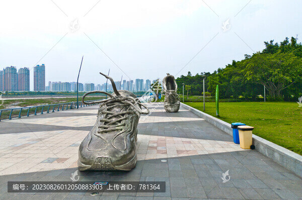 中国鞋都晋江运动鞋雕塑