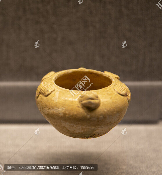 東晉甌窯青瓷點(diǎn)褐彩水盂
