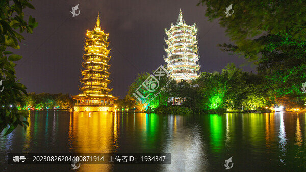 桂林雙子塔夜景