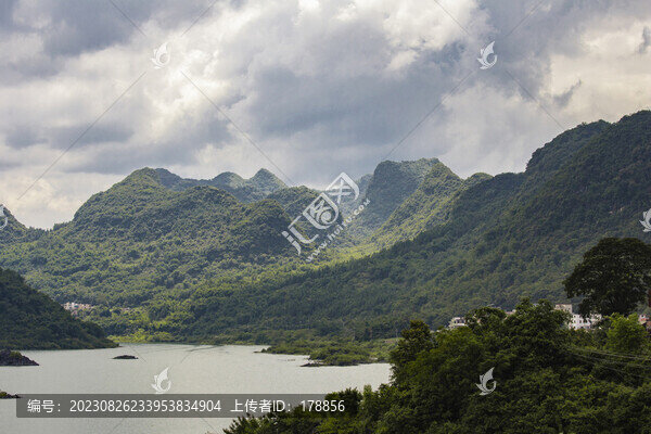 綠水青山