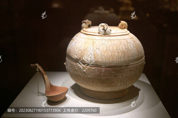 西漢陶盒