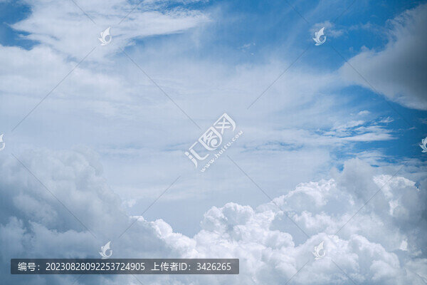 天空中的藍(lán)天白云
