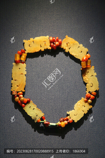 玉項(xiàng)飾