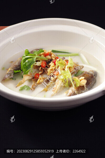 風(fēng)味什魚煲