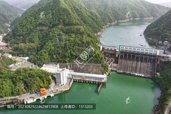 航拍湖南益陽(yáng)安化縣柘溪水庫(kù)