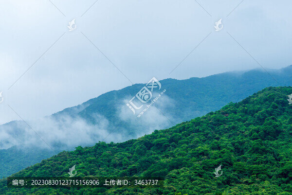 云霧繚繞