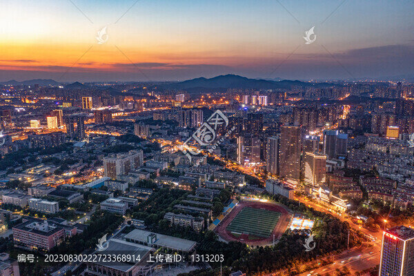 航拍湖南長沙岳麓區(qū)城市夜景
