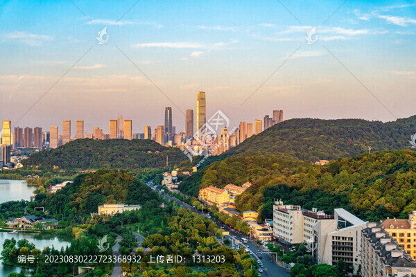 航拍湖南長(zhǎng)沙岳麓區(qū)城市夜景