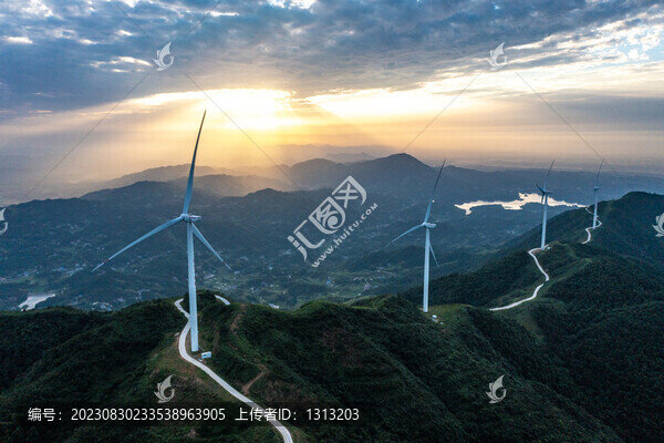 航拍湖南長沙寧鄉(xiāng)古山峰風(fēng)電場