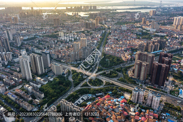 航拍湖南岳陽市城市景觀
