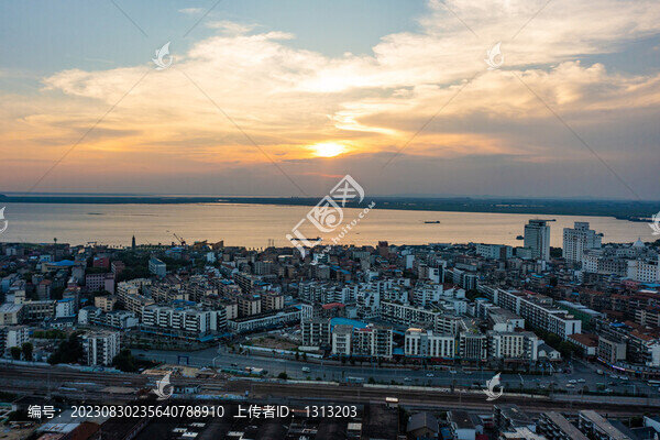 航拍湖南岳陽市城市景觀