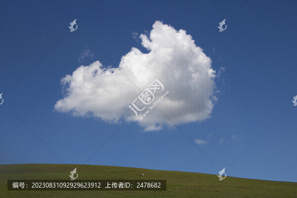 一朵白云草原藍(lán)天