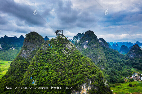 廣西桂林陽朔如意峰景區(qū)纜車