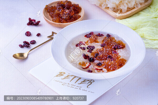 銀耳桃膠羹