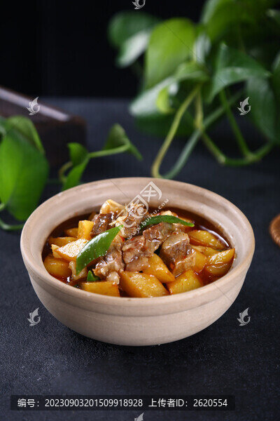 小碗土豆燒牛肉