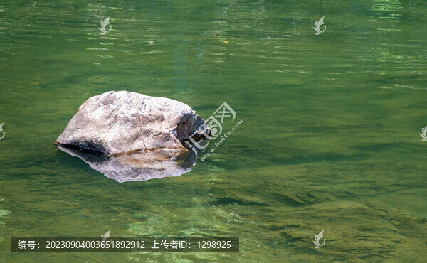 水面石頭-匯圖網(wǎng) www.fosd68.com 水面石頭