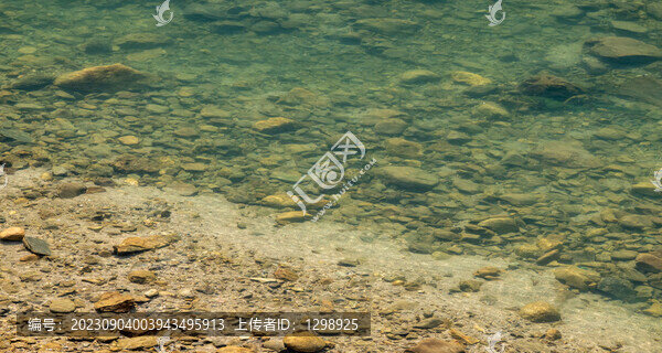 水底石頭