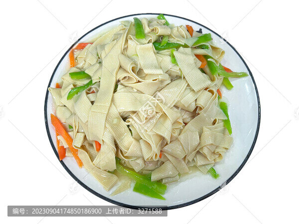 一盤尖椒豆腐皮尖椒干豆腐