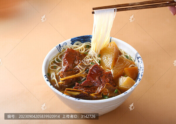 醬排骨粉干