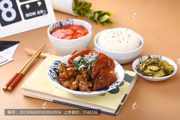鹵大腸豬蹄套餐