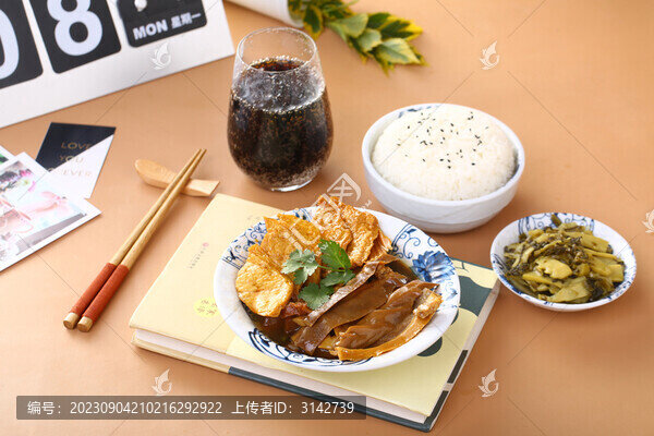 鹵豬肚豆腐套餐