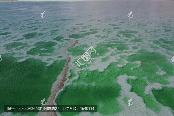 茫崖翡翠湖
