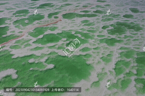 茫崖翡翠湖