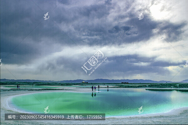 青海大柴旦翡翠湖