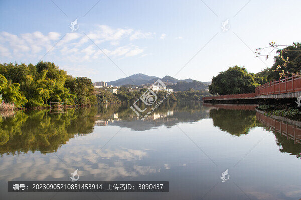 藍(lán)天白云高山流水