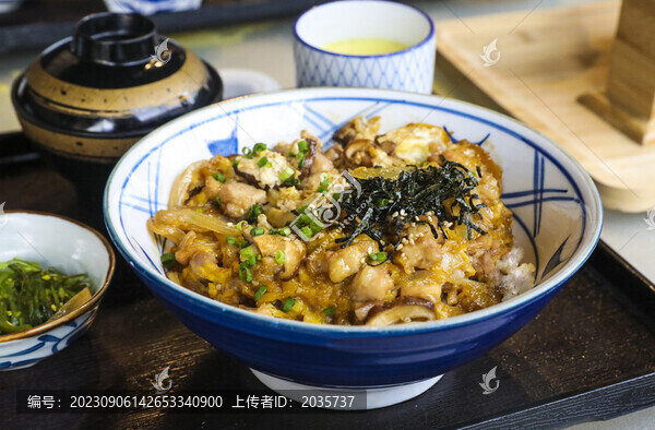 日式料理雞肉蓋飯定食套餐