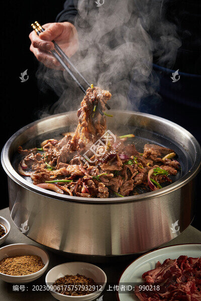 鐵板炒烤羊肉