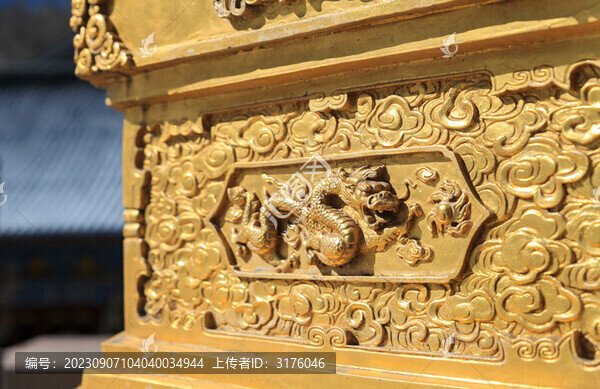 五臺山顯通寺銅塔佛像經(jīng)字塔