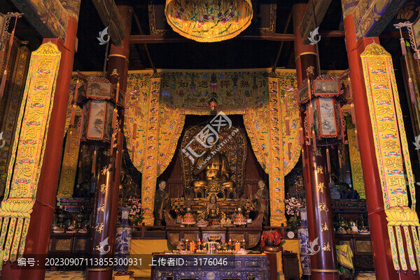 五臺(tái)山顯通寺大殿
