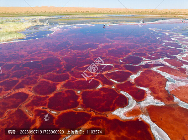 航拍內(nèi)蒙騰格里沙漠烏蘭湖29