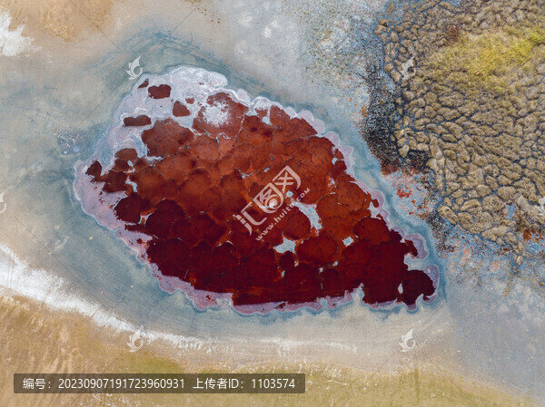 航拍內(nèi)蒙騰格里沙漠烏蘭湖36