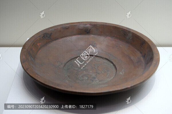 朱繪云紋漆盤