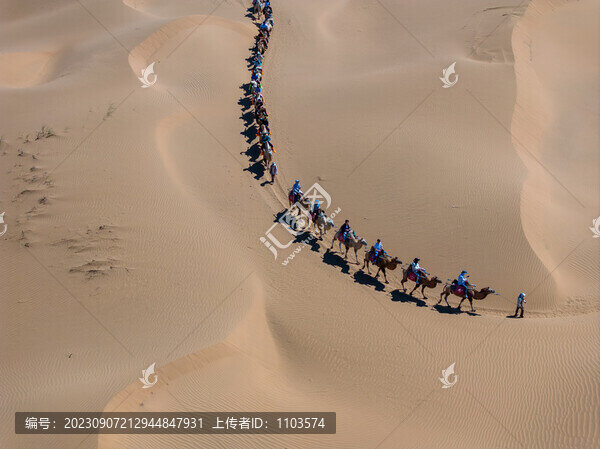 航拍寧夏沙坡頭沙漠景區(qū)