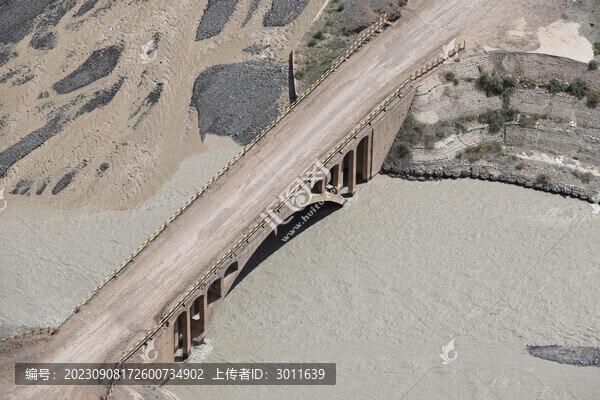 新疆安集海大峽谷