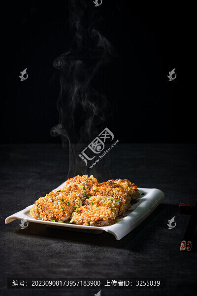 中國美食炸藕盒黑色背景高清