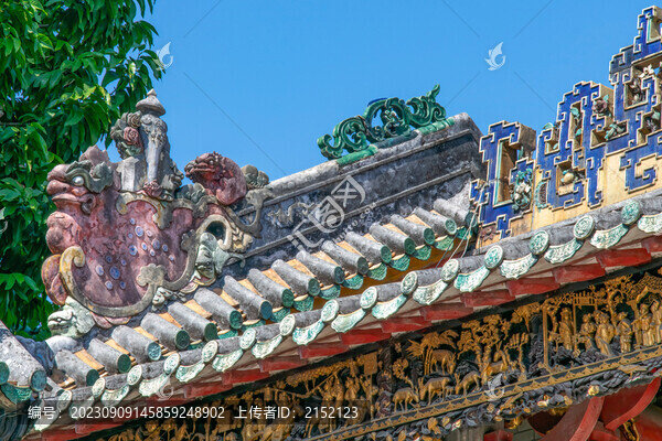 嶺南古建筑屋頂陶塑裝飾