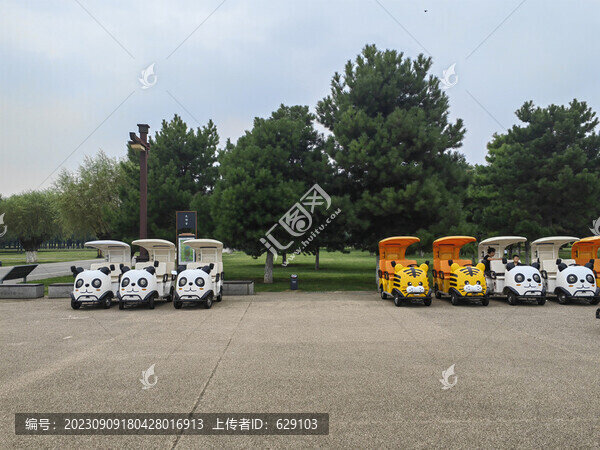 公園內(nèi)游覽逍遙車