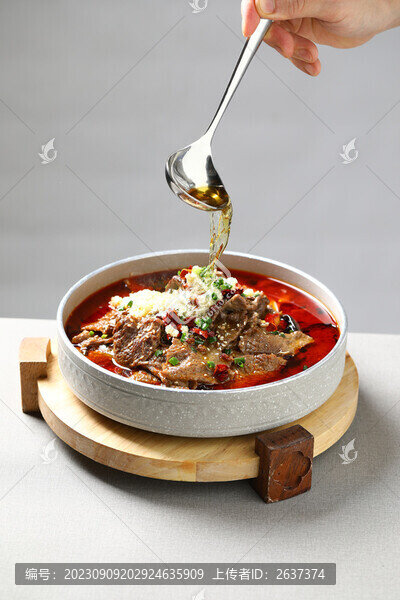 油潑大片牛肉