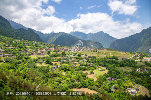云南貢山丙中洛旅游區(qū)自然風(fēng)光