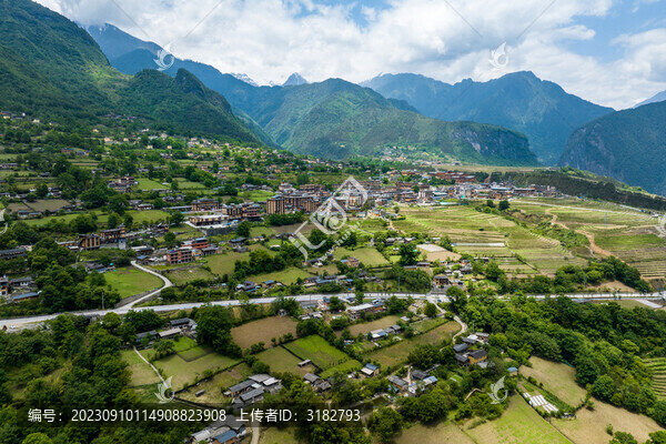 云南貢山丙中洛旅游區(qū)自然風(fēng)光