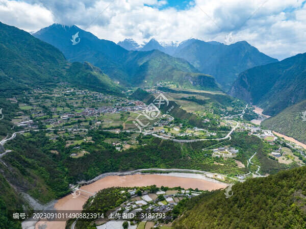 云南貢山丙中洛旅游區(qū)自然風(fēng)光